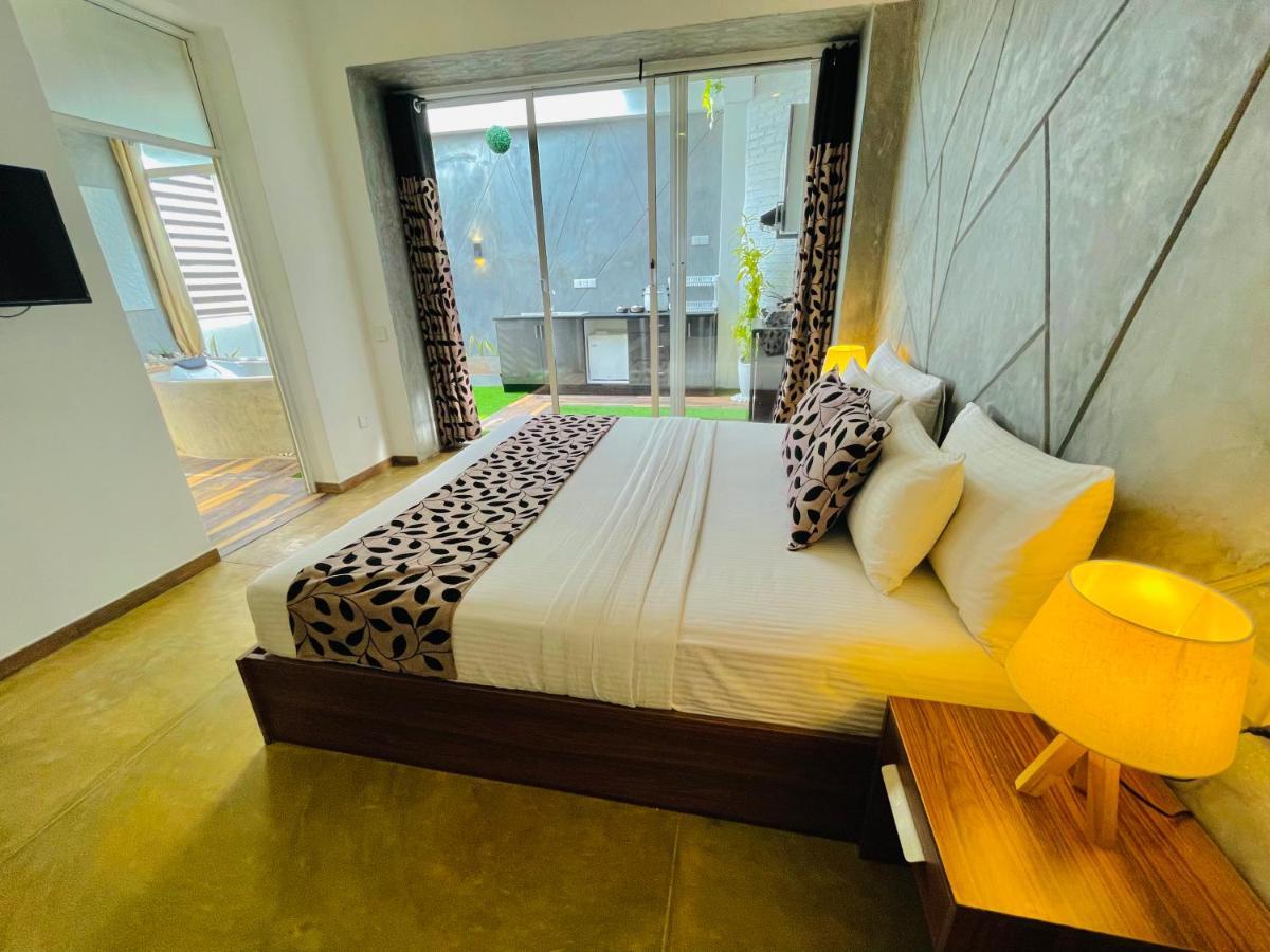 8 Plus Luxury Apartments Negombo Ngoại thất bức ảnh