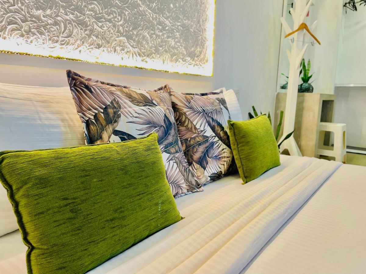 8 Plus Luxury Apartments Negombo Ngoại thất bức ảnh