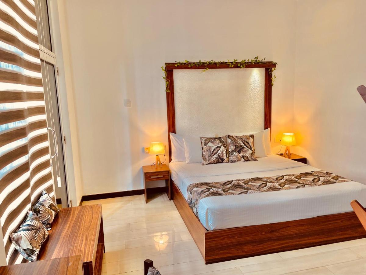 8 Plus Luxury Apartments Negombo Ngoại thất bức ảnh