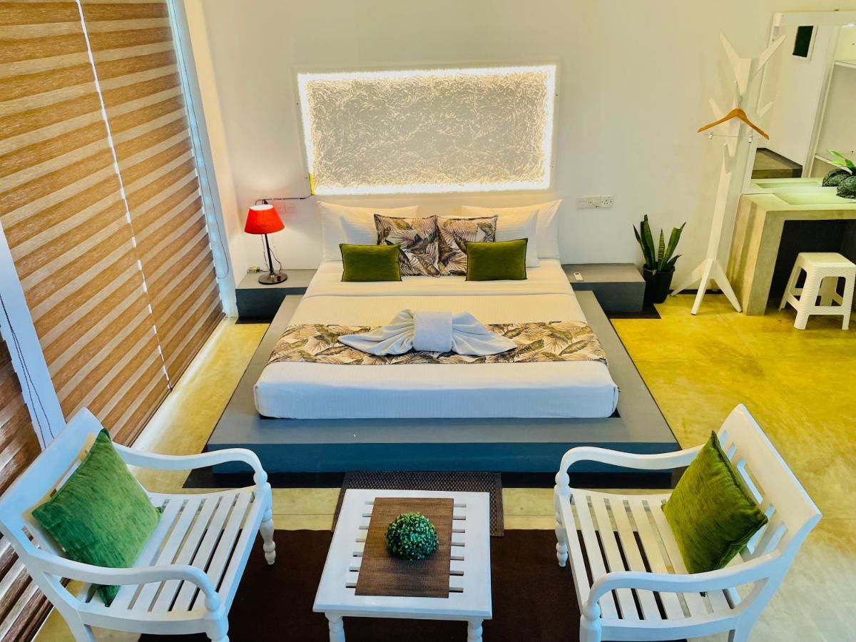 8 Plus Luxury Apartments Negombo Ngoại thất bức ảnh