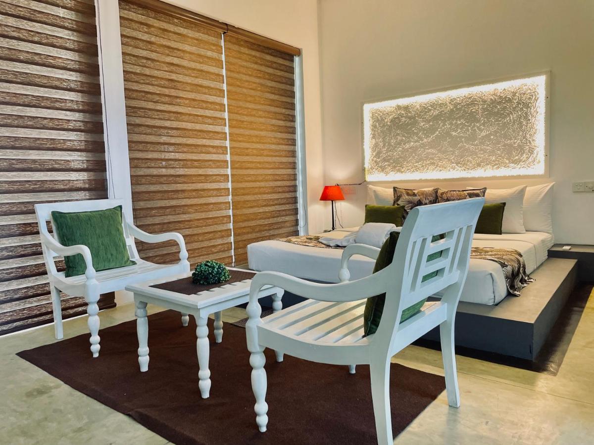 8 Plus Luxury Apartments Negombo Ngoại thất bức ảnh