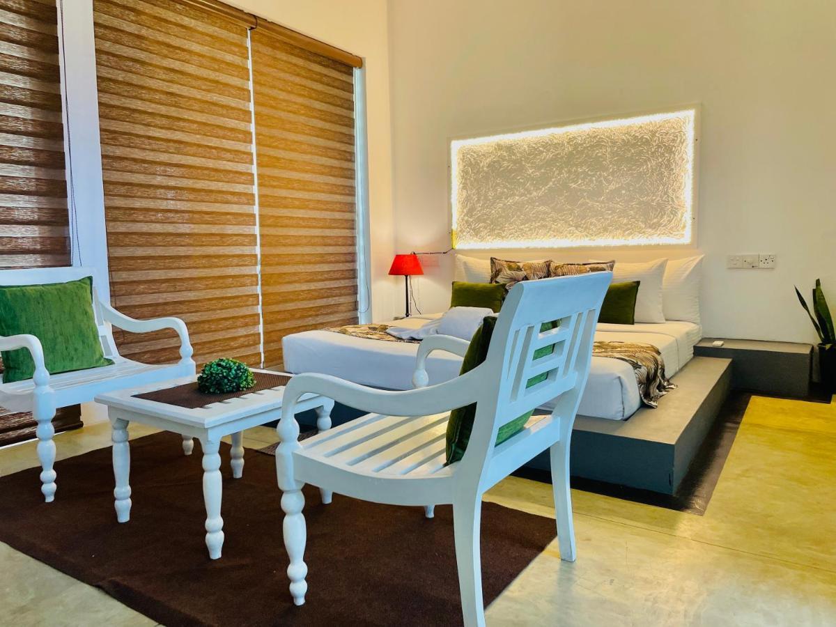 8 Plus Luxury Apartments Negombo Ngoại thất bức ảnh