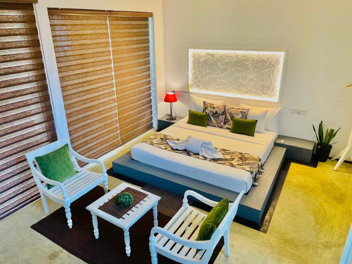 8 Plus Luxury Apartments Negombo Ngoại thất bức ảnh