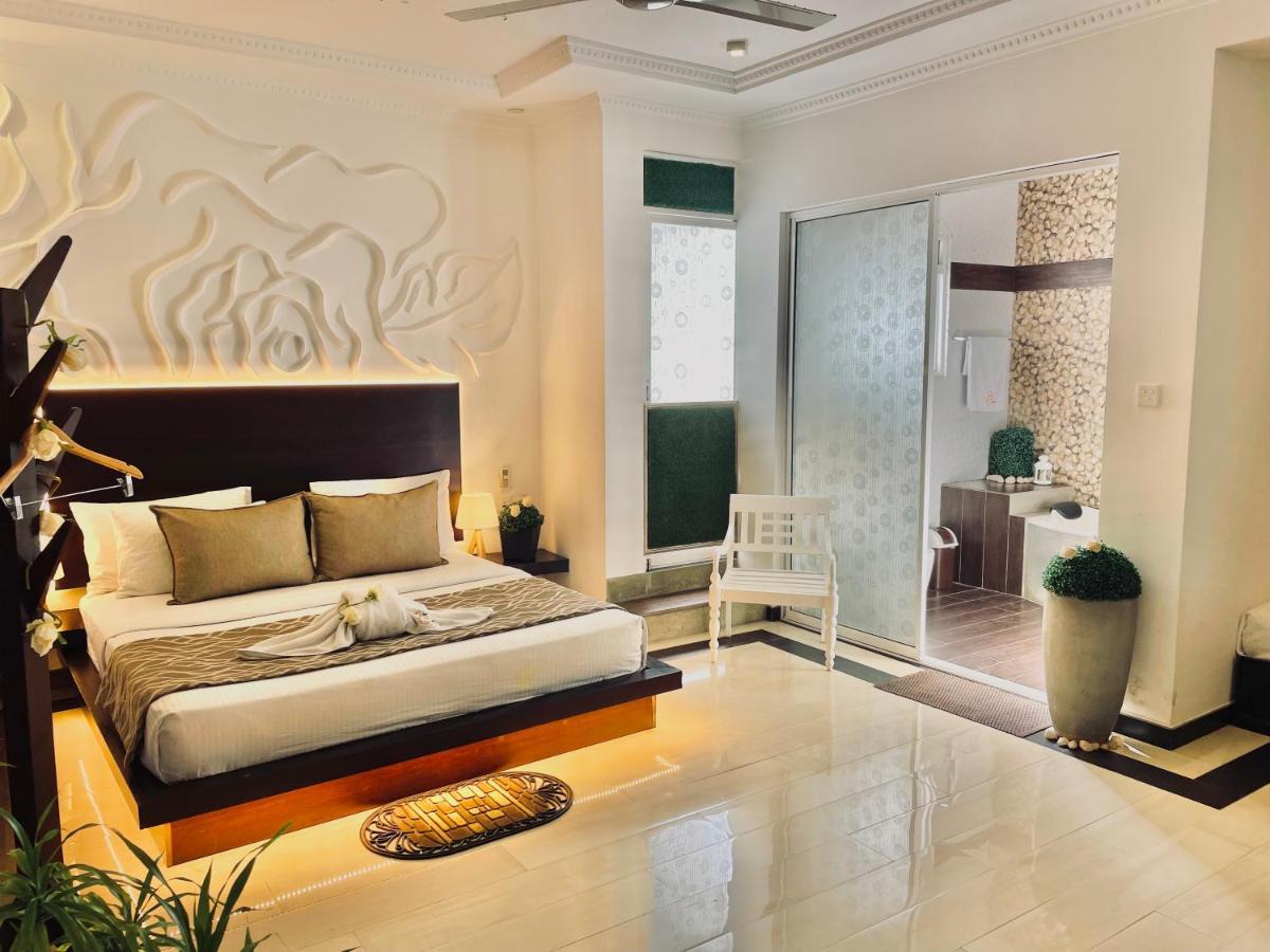 8 Plus Luxury Apartments Negombo Ngoại thất bức ảnh