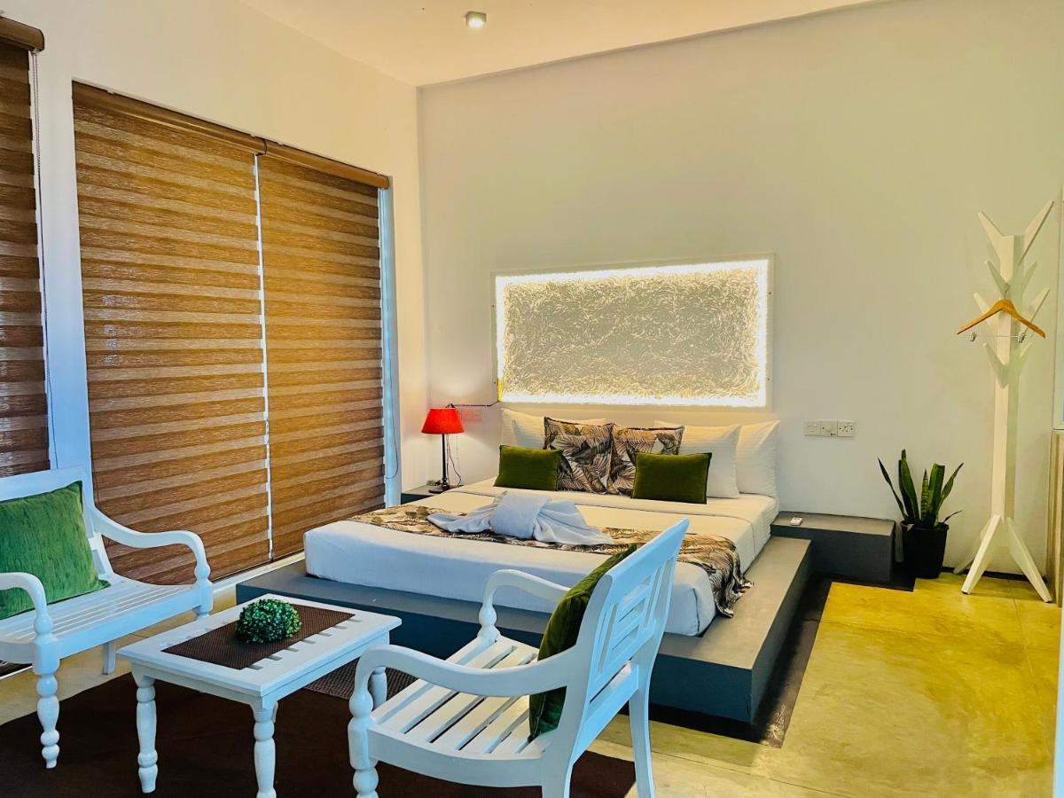 8 Plus Luxury Apartments Negombo Ngoại thất bức ảnh