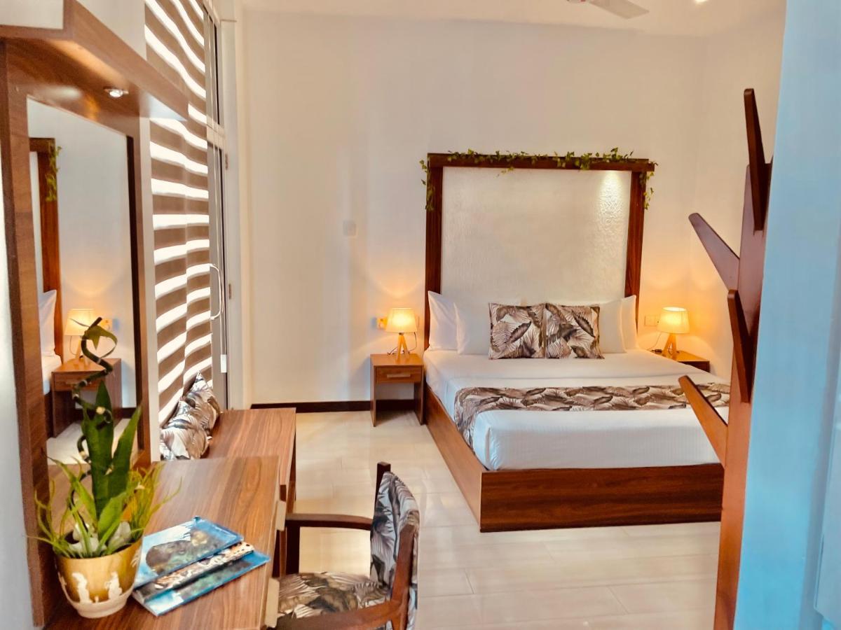 8 Plus Luxury Apartments Negombo Ngoại thất bức ảnh