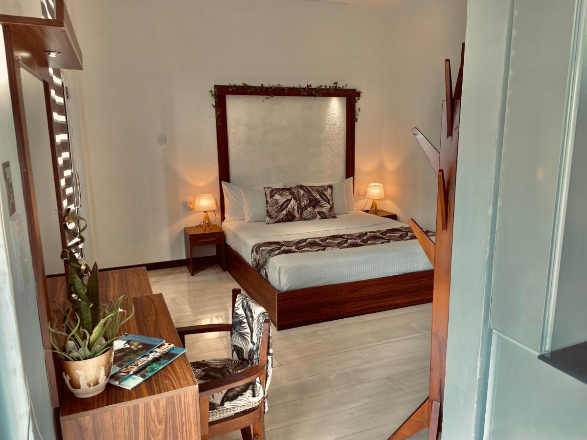 8 Plus Luxury Apartments Negombo Ngoại thất bức ảnh