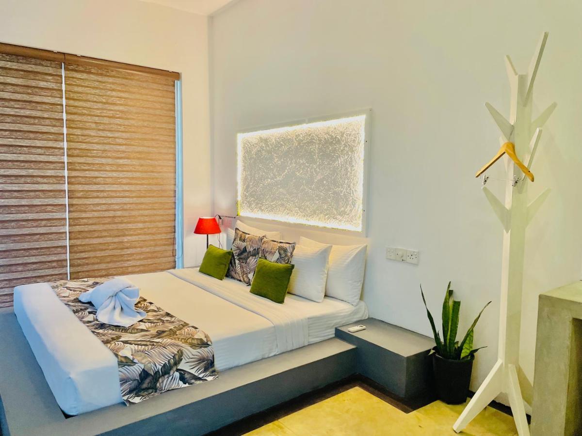 8 Plus Luxury Apartments Negombo Ngoại thất bức ảnh