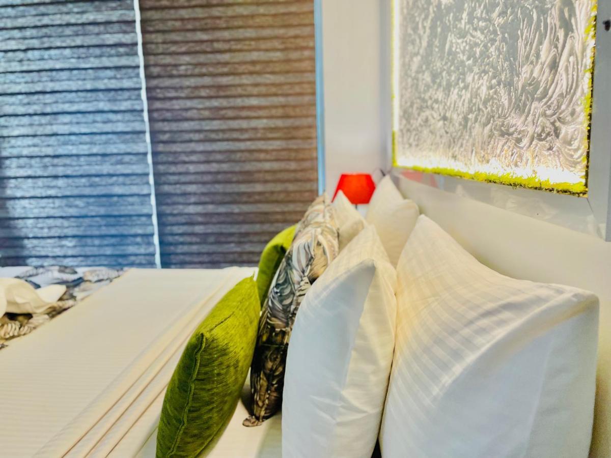 8 Plus Luxury Apartments Negombo Ngoại thất bức ảnh