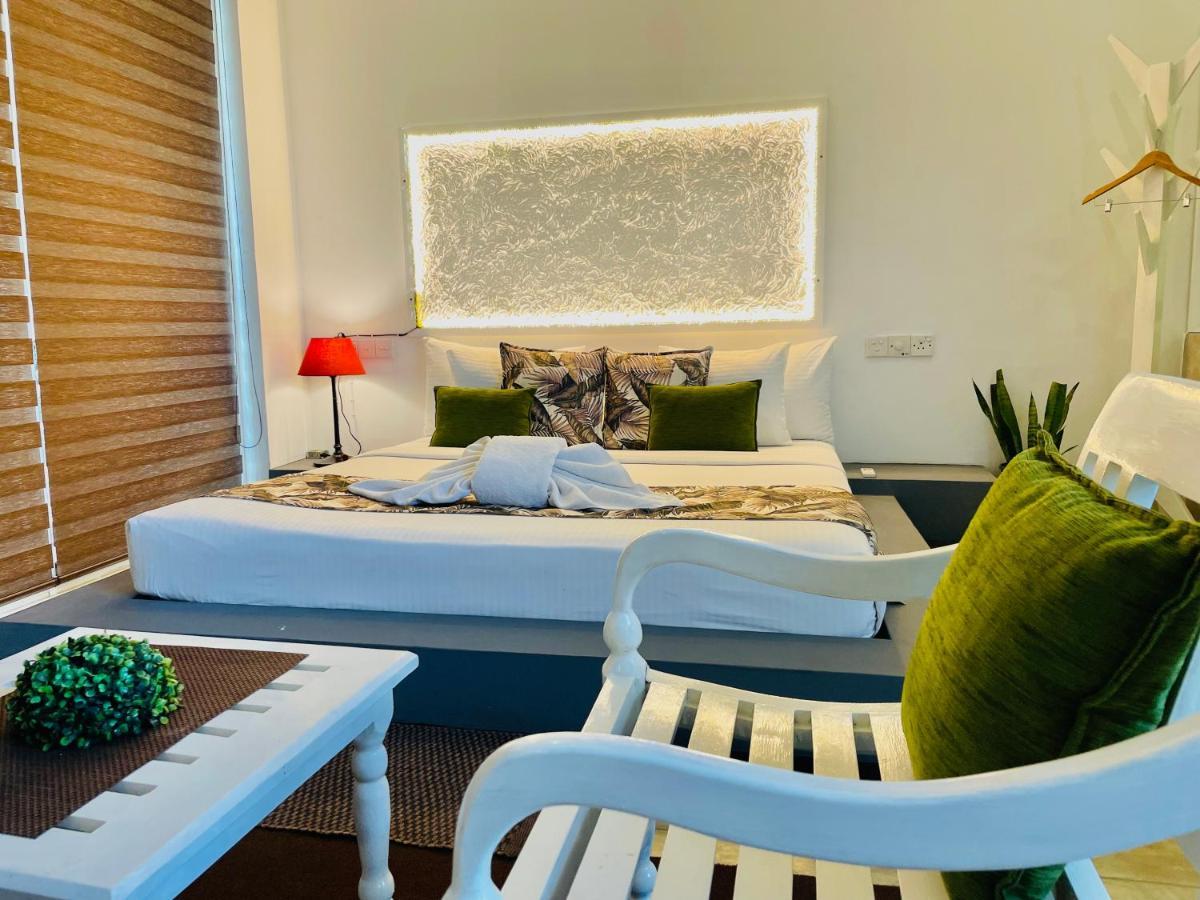 8 Plus Luxury Apartments Negombo Ngoại thất bức ảnh