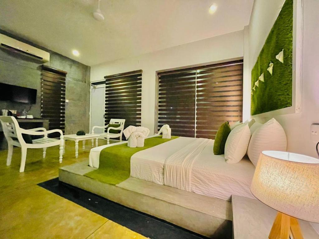 8 Plus Luxury Apartments Negombo Ngoại thất bức ảnh