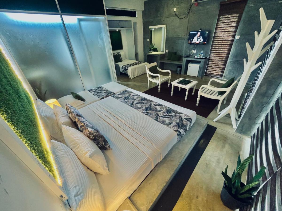 8 Plus Luxury Apartments Negombo Ngoại thất bức ảnh