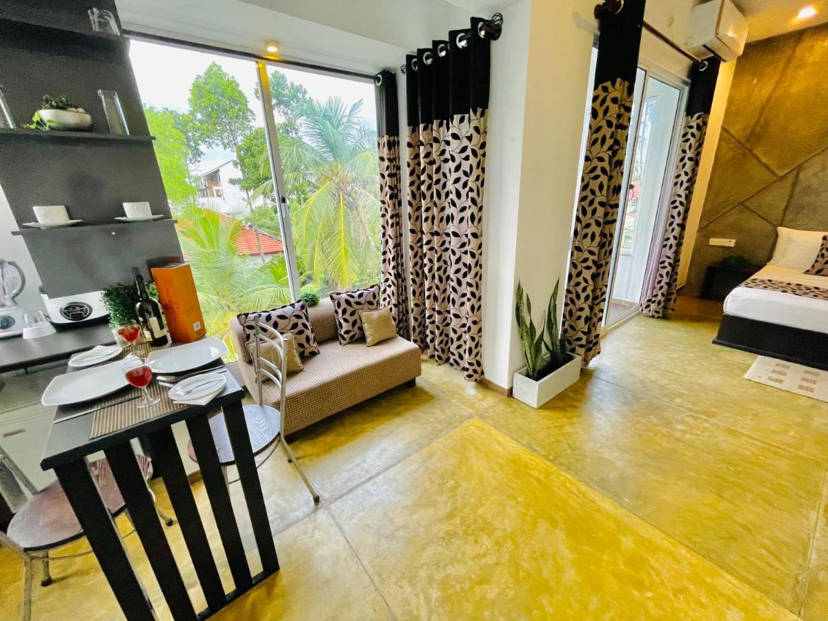 8 Plus Luxury Apartments Negombo Ngoại thất bức ảnh