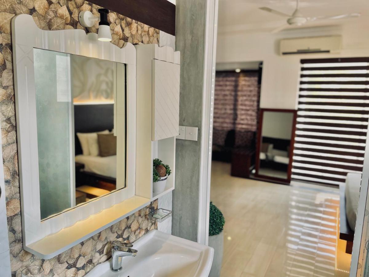 8 Plus Luxury Apartments Negombo Ngoại thất bức ảnh