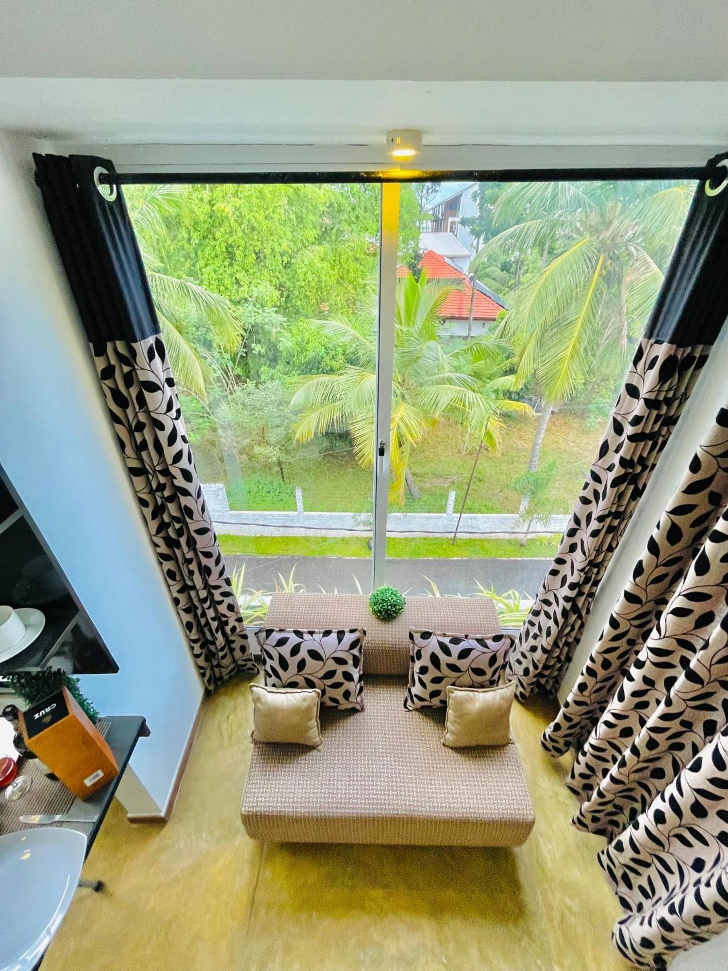 8 Plus Luxury Apartments Negombo Ngoại thất bức ảnh